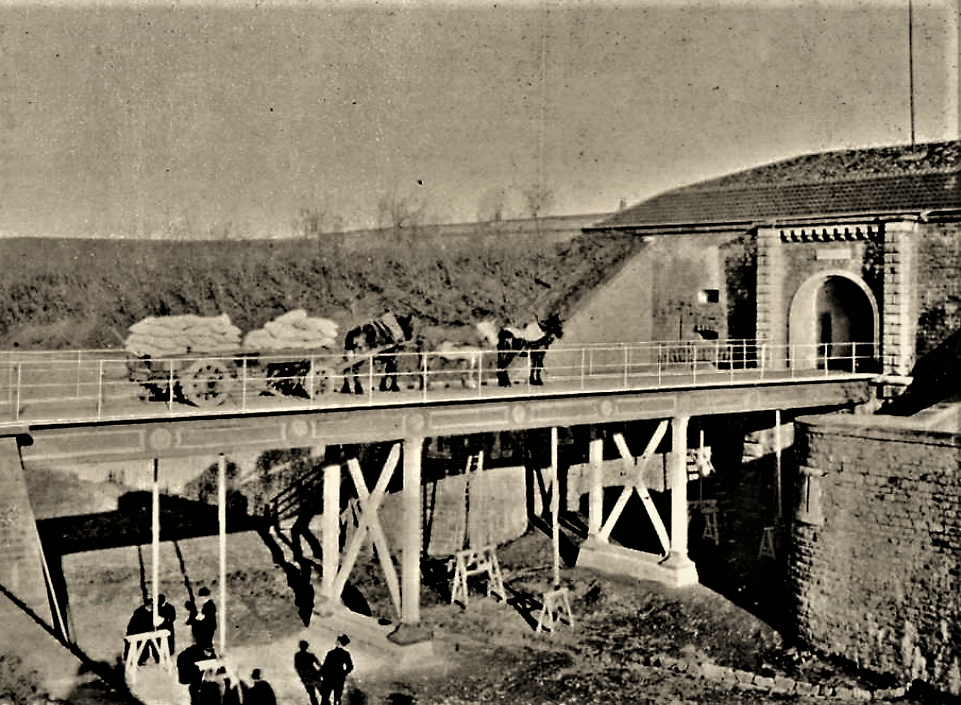 Pont dormant - Fort de Bron - Épreuves de réception - Chariot chargé de 6 tonnes tiré par trois chevaux (Gallica- revue du Génie)