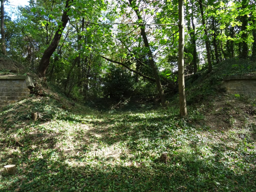 Accès à la plateforme de tir au niveau du cavalier du Fort de Bron