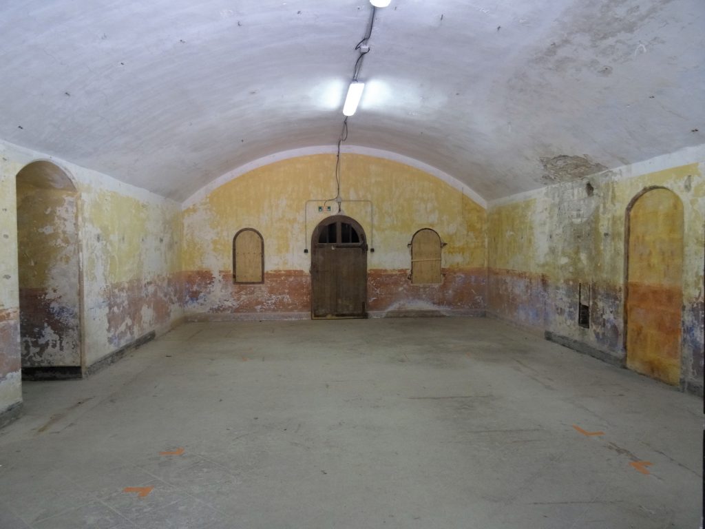 une casemate du casernement du parados au Fort de Bron.