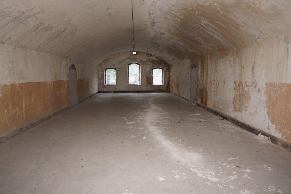 Casemate logement du casernement du cavalier du Fort de Bron